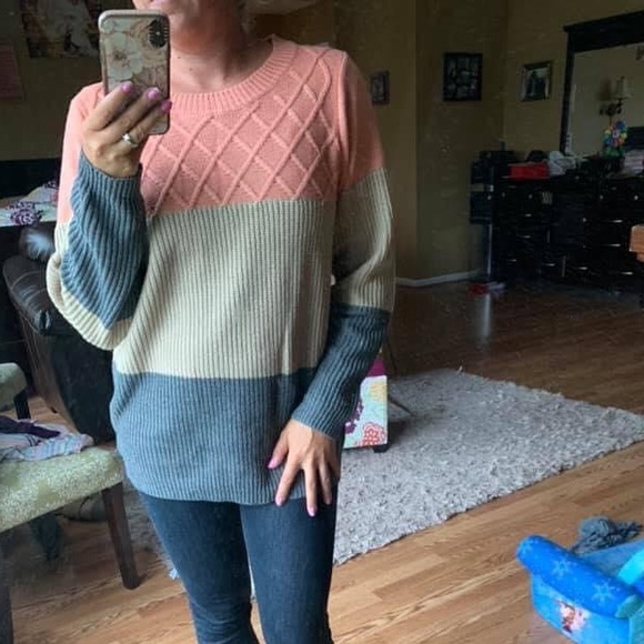 CBRAND Sweaters - ❤️5/$13 CBRAND Knit sweater